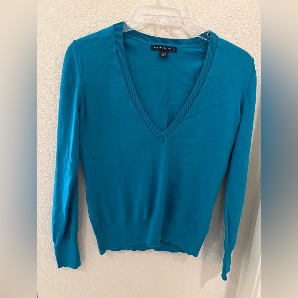 Banana Republic V-neck Teal sweater Size SP